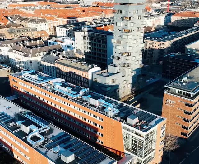 Christensen Kjærulff har et stort netværk bestående af en lang række pengeinstitutter, advokater og konsulenter. Vores dygtige samarbejdspartnere er med til at sikre, at vi kan give vores kunder den bedst kvalificerede rådgivning.